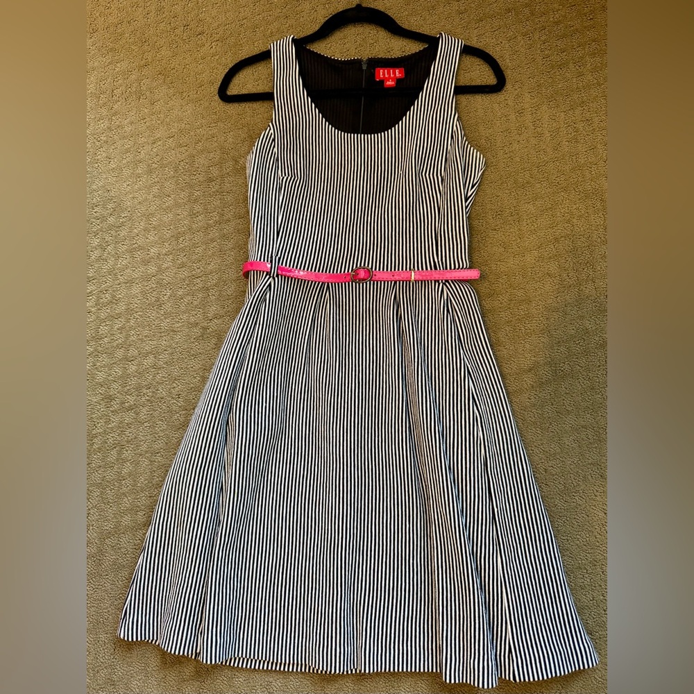 Elle size 6 tank dress with pockets. Black and white stripes.